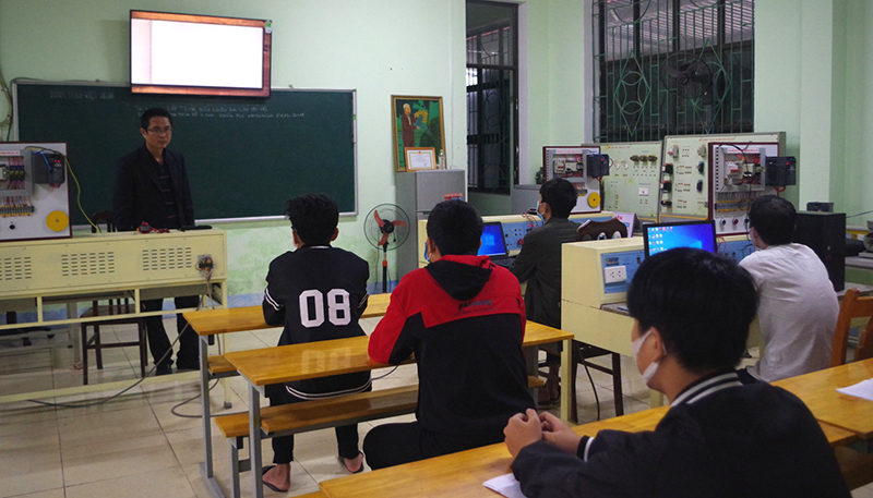 Các CSGDNN thực hiện đào tạo vừa phòng, chống dịch, vừa bảo đảm người học tốt nghiệp đúng thời hạn để tham gia thị trường lao động.