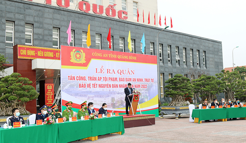 Các đại biểu tham dự lễ ra quân trấn áp tội phạm