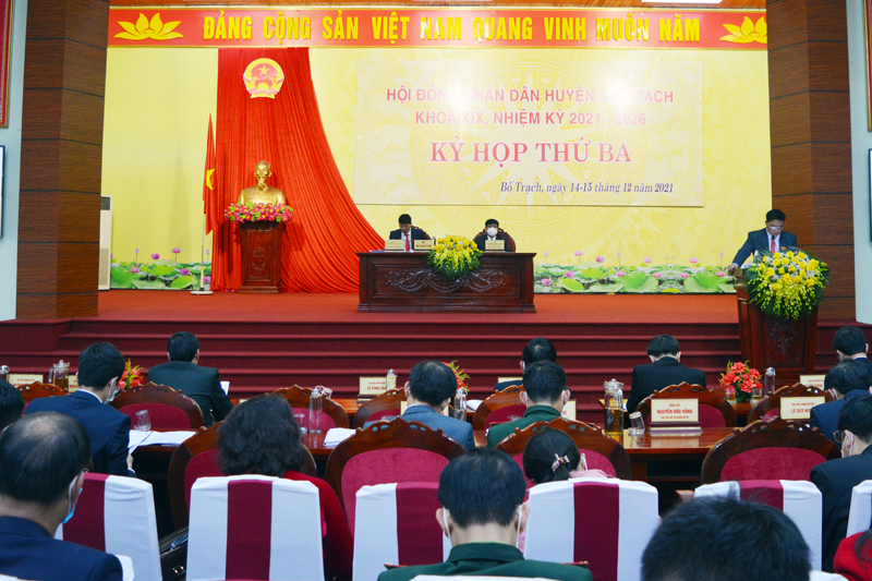 Toàn cảnh kỳ họp thứ ba HĐND huyện Bố Trạch.