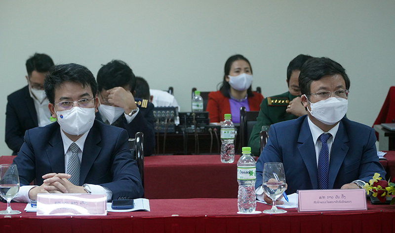 Đồng chí Trưởng ban Tuyên giáo Tỉnh ủy Cao Văn Định và đồng chí Chánh Văn phòng Tỉnh ủy Phan Thanh Cường dự buổi hội đàm