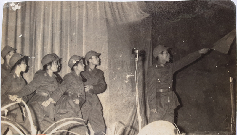 Tiết mục hát múa Hò kéo pháo (1967). Ảnh: Tư liệu.