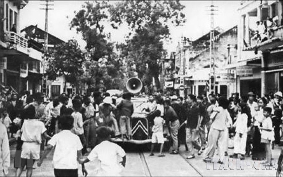  Phát lệnh toàn quốc kháng chiến ở Hà Nội, tháng 12-1946. (Ảnh: Tư liệu/TTXVN)
