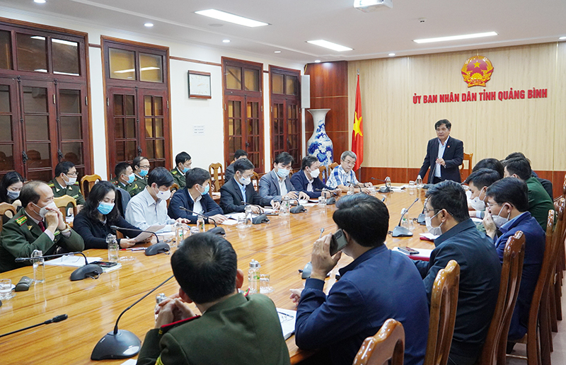 Đồng chí Phó Chủ tịch Thường trực UBND tỉnh Đoàn Ngọc Lâm đặt vấn đề tại buổi làm việc.
