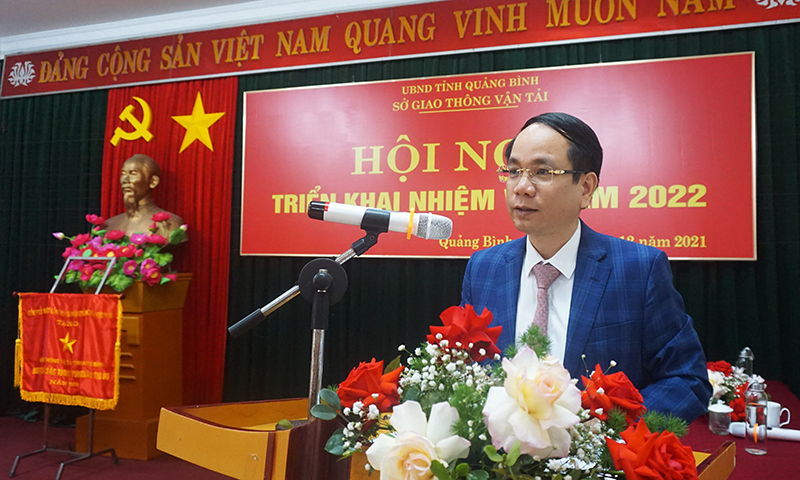 Đồng chí Phó Chủ tịch UBND tỉnh Phan Mạnh Hùng phát biểu tại hội nghị.