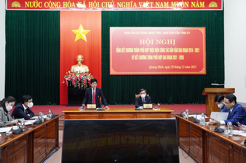 Đồng chí Trưởng ban Dân vận Tỉnh ủy Lê Văn Bảo phát biểu tại hội nghị.