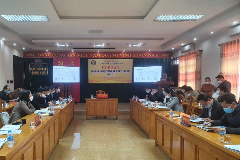 Các đại biểu tham gia cuộc họp báo