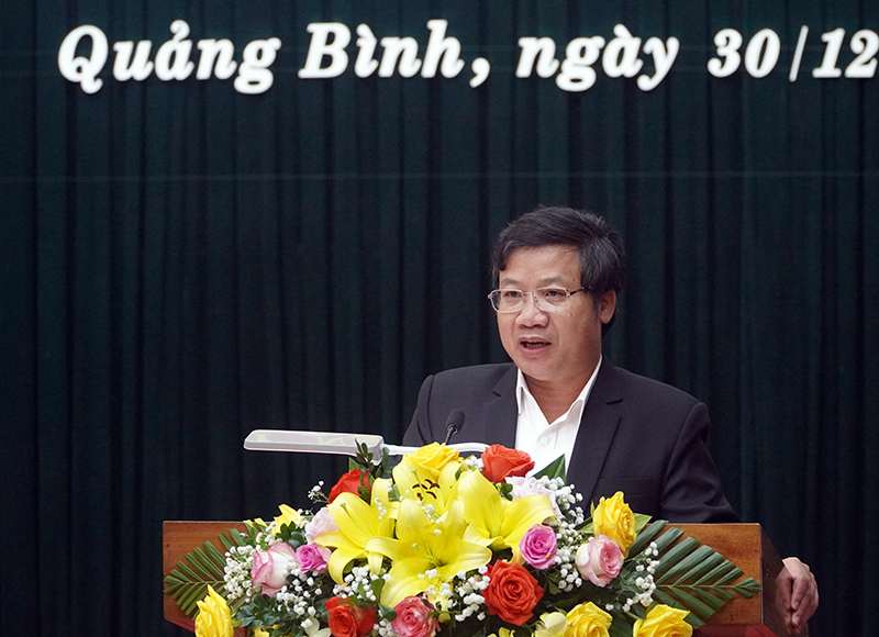 Đồng chí Cao Văn Định, Ủy viên Ban Thường vụ Tỉnh ủy, Trưởng ban Tuyên giáo Tỉnh ủy phát biểu tại hội nghị.