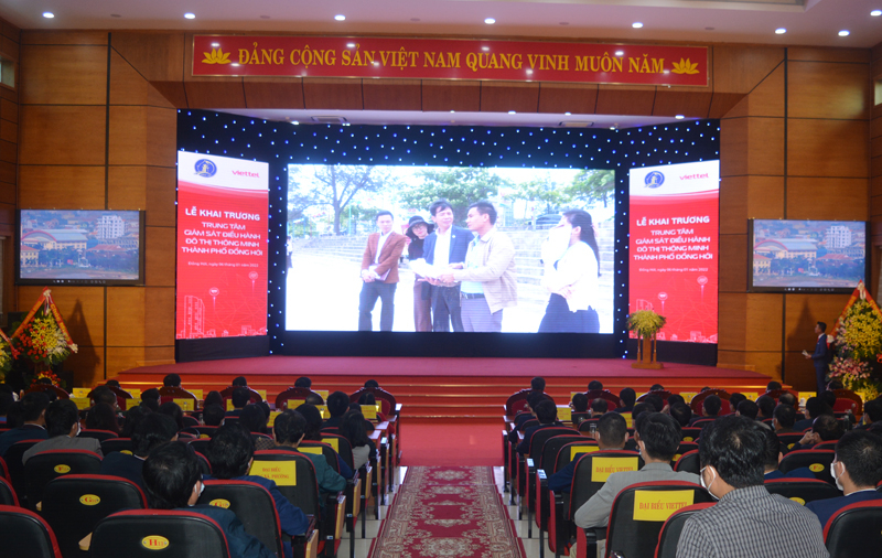 Quang cảnh lễ khai khai trương Trung tâm giám sát, điều hành ĐTTM TP. Đồng Hới.