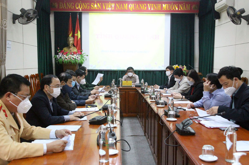 Đồng chí Đoàn Ngọc Lâm, Ủy viên Ban Thường vụ Tỉnh ủy, Phó Chủ tịch Thường trực UBND tỉnh dự hội nghị tại điểm cầu Quảng Bình