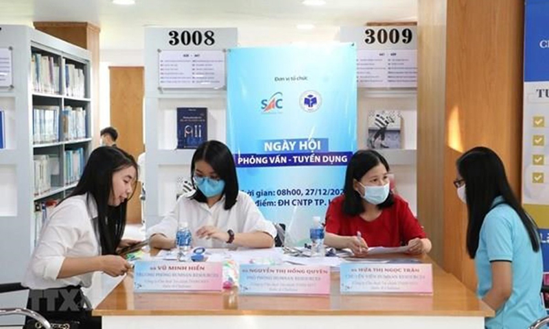 Trong năm 2021, tình hình dịch kéo dài và phức tạp hơn trong năm 2020 đã khiến cho hàng triệu người mất việc. (Ảnh minh hoạ: TTXVN)
