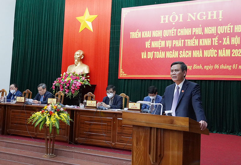 Đồng chí Chủ tịch UBND tỉnh Trần Thắng phát biểu khai mạc hội nghị.