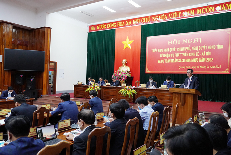 Đồng chí Chủ tịch UBND tỉnh Trần Thắng phát biểu kết luận hội nghị.