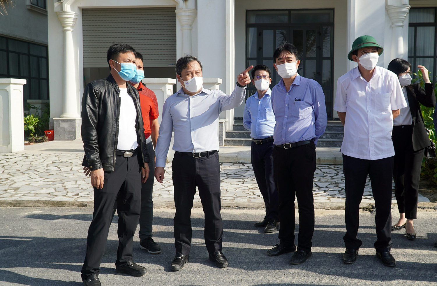 Đồng chí Bí thư Tỉnh ủy Vũ Đại Thắng kiểm tra tiến độ hạng mục biệt thự nghỉ dưỡng