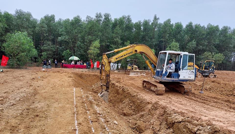 Nhiều học sinh, sinh viên DTTS được vào nhận vào làm việc tại các doanh nghiệp sau khi tốt nghiệp nghề vận hành máy công trình.