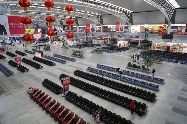 Cảnh tượng vắng vẻ tại nhà ga thành phố Thẩm Dương, Trung Quốc vào dịp Tết Nguyên đán 2021. Ảnh: Tân Hoa xã