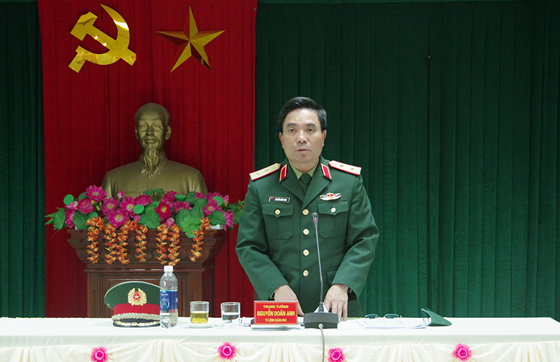 Đồng chí Tư lệnh Quân khu Nguyễn Doãn Anh phát biểu tại buổi làm việc