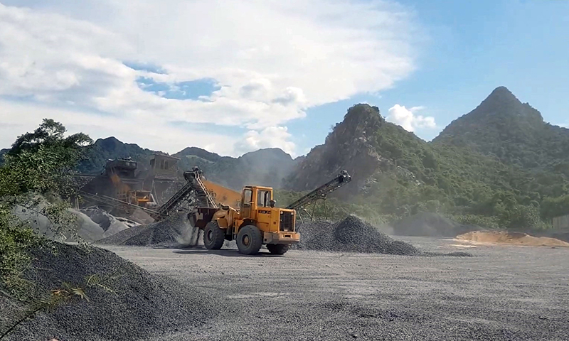 Ngành Thuế tỉnh sẽ tiếp tục tăng cường xử lý nợ thuế đối với các doanh nghiệp hoạt động trong lĩnh vực khai thác khoáng sản.