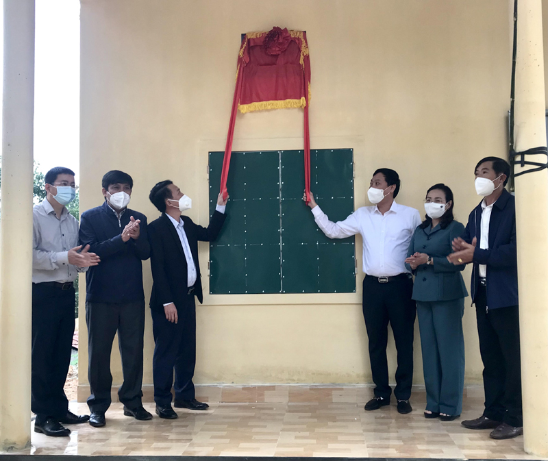 Ủy ban MTTQVN tỉnh triển khai hỗ trợ xây dựng nhà “Đại đoàn kết” cho các hộ dân có hoàn cảnh khó khăn, giúp các KDC hoàn thành tiêu chí về nhà ở.