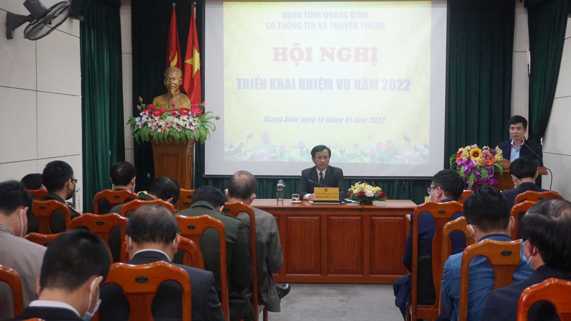 Các đại biểu tham dự hội nghị.
