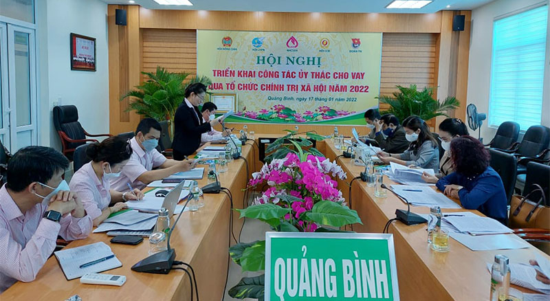 Các đại biểu thảo luận tại hội nghị