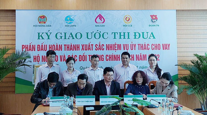 NHCSXH tỉnh và các tổ chức chính trị-xã hội ký giao ước thi đua