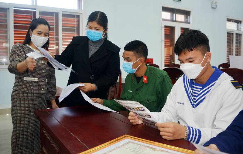 Cơ sở dạy nghề trên địa bàn tư vấn học nghề cho đội ngũ quân nhân vừa hoàn thành nghĩa vụ quân sự.