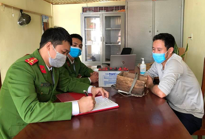 Công an Tuyên Hóa đẩy mạnh công tác tuyên truyền, vận động người dân giao nộp vũ khí, vật liệu nổ, công cụ hỗ trợ và pháo.