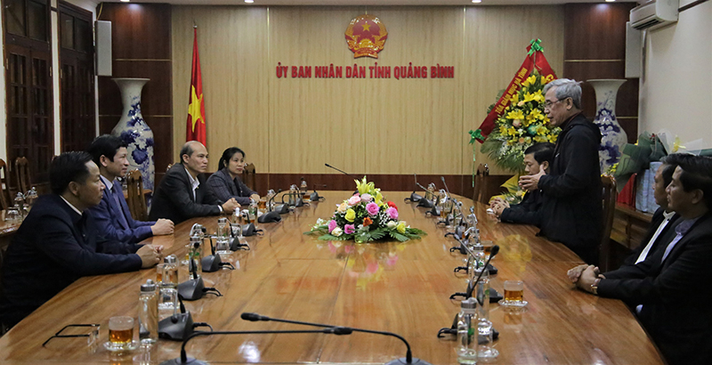 Giám quản Tông Tòa Louis Nguyễn Anh Tuấn gửi lời chúc mừng năm mới tốt đẹp đến các đồng chí lãnh đạo và nhân dân tỉnh Quảng Bình.