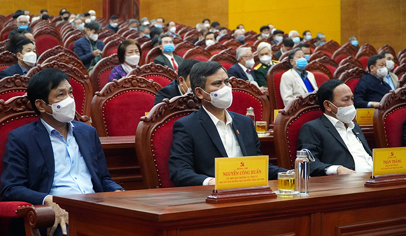 Các đồng chí trong Thường trực Tỉnh ủy, Thường trực HĐND tỉnh dự buổi gặp mặt.