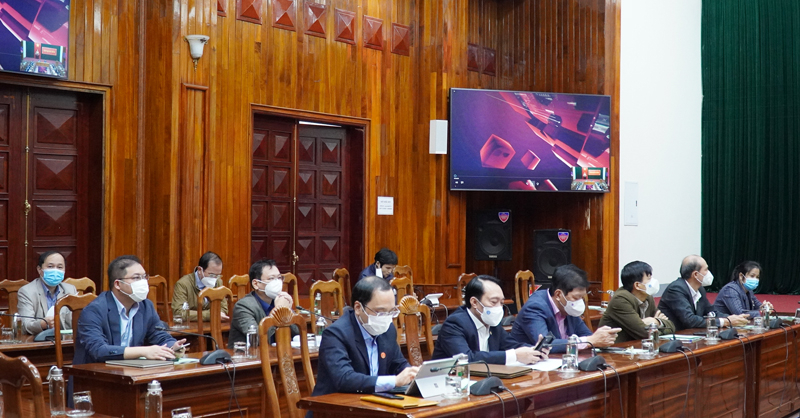 Các đại biểu tham dự hội nghị tại điểm cầu UBND tỉnh.