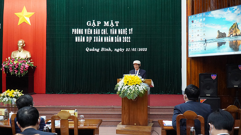 Nhạc sỹ Hoàng Sông Hương phát biểu về những hoạt động nghệ thuật của đội ngũ văn nghệ sỹ tỉnh nhà.