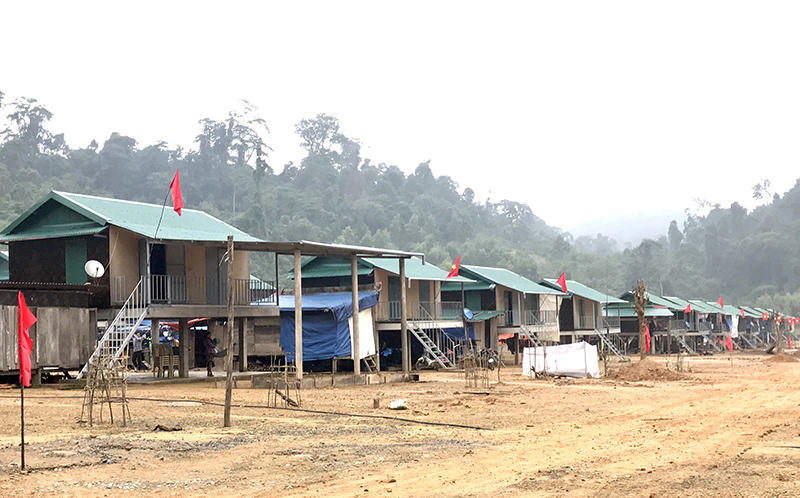 Việc hỗ trợ xây dựng 34 nhà ở cho đồng bào dân tộc thiểu số tại bản Sắt là món quà đầy ý nghĩa, thể hiện tinh thần đoàn kết, không để ai bị bỏ lại phía sau.