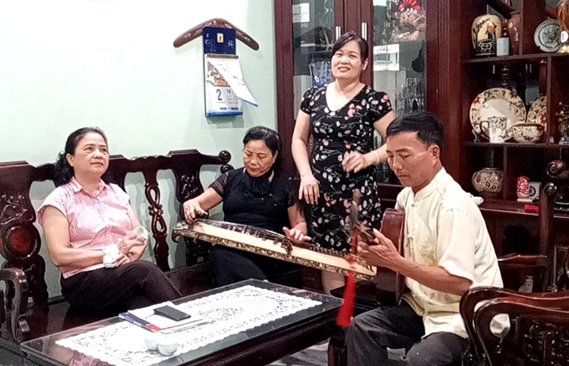 Dẫu bận rộn công việc, song các thành viên trong CLB hò khoan Lệ Thủy TP. Hồ Chí Minh vẫn thường xuyên luyện tập, lưu giữ hò khoan 
