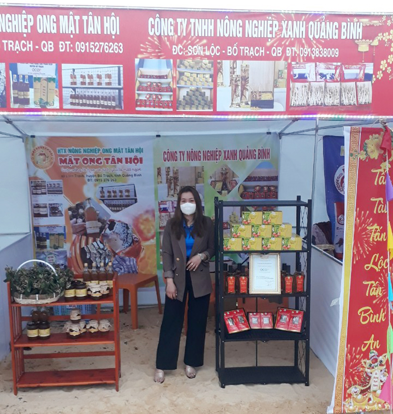 Các sản phẩm OCOP trưng bày, giới thiệu tại phiên chợ.