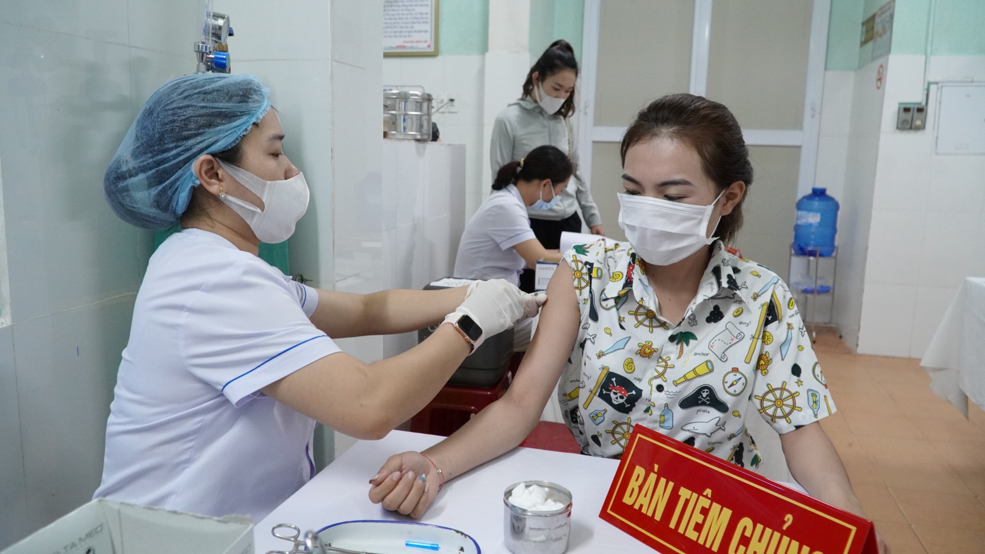 Đẩy nhanh tiến độ tiêm vắc xin mũi 3