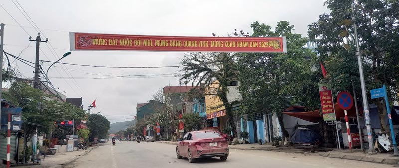 Không khí vui Xuân, đón Tết ở thị trấn Quy Đạt, huyện Minh Hóa 