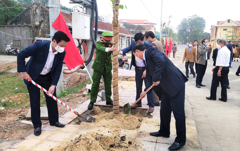 Lãnh đạo huyện Quảng Ninh