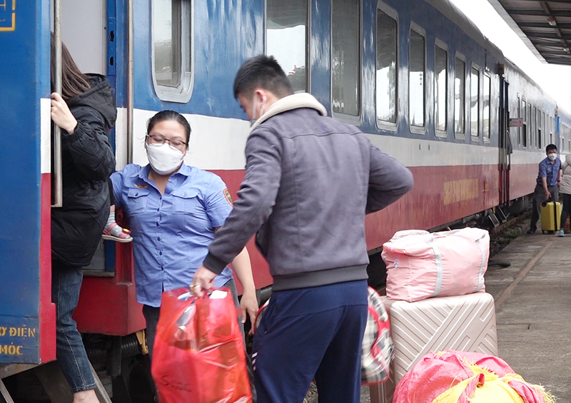 Ga Đồng Hới xây dựng kế hoạch bảo đảm nhu cầu đi lại của người dân.
