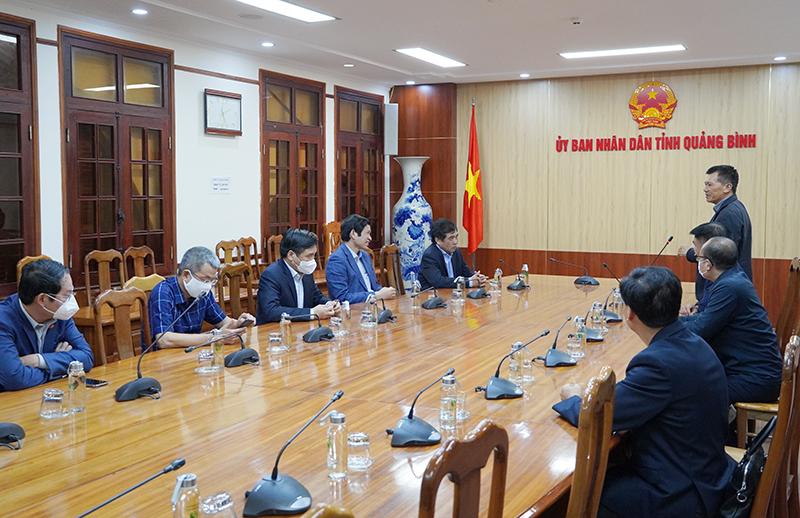 Quang cảnh buổi làm việc.