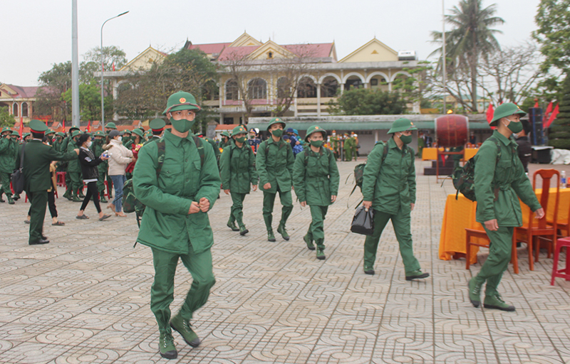 Các tân binh sẵn sàng lên đường làm nhiệm vụ.