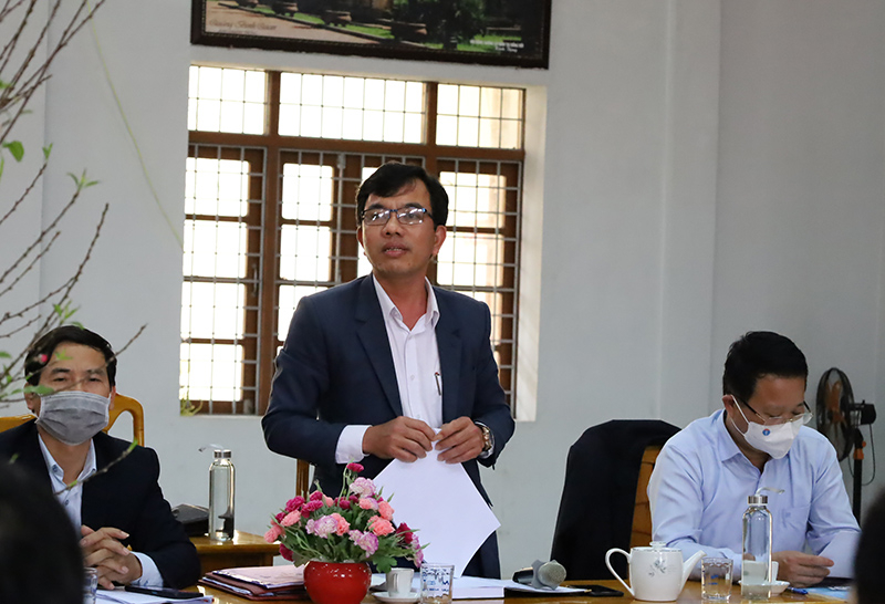 Đại diện lãnh đạo UBND xã Cự Nẫm trình bày kiến nghị tại buổi làm việc.