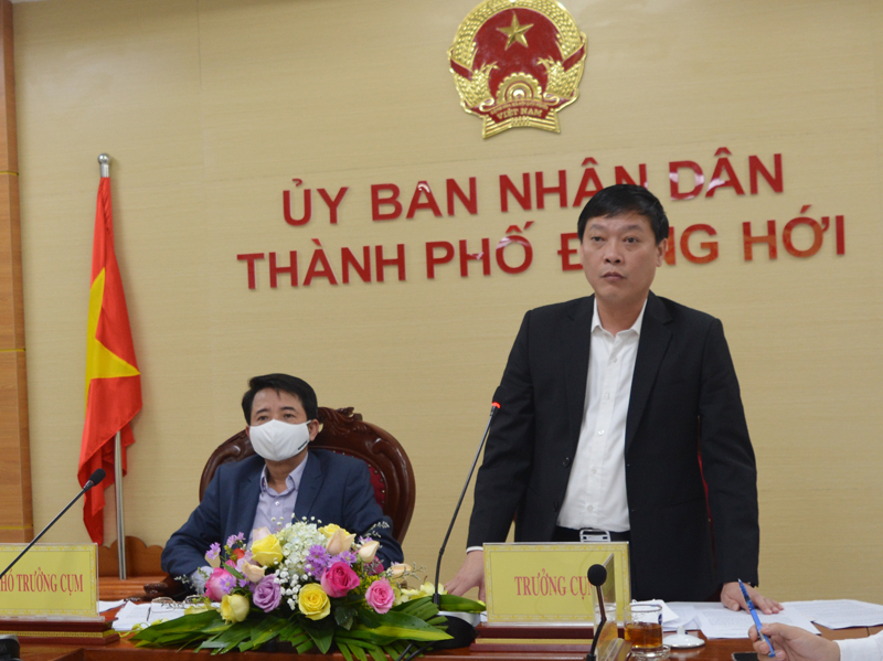Chủ tịch UBND huyện Bố Trạch Nguyễn Ngọc Tuấn, Trưởng cụm TĐKT các huyện, thị xã, thành phố năm 2021, điều hành phiên thảo luận.