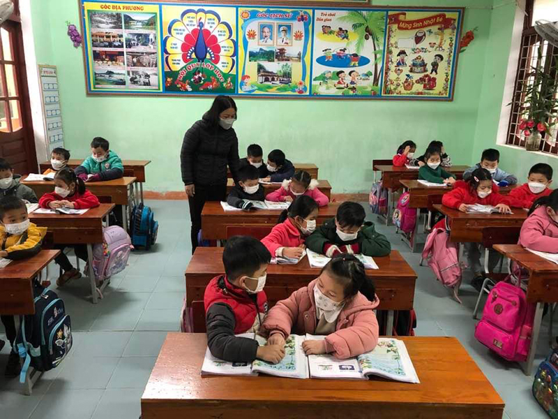 Do rét đậm rét hại, nhiều trường học phải cho học sinh nghỉ học.