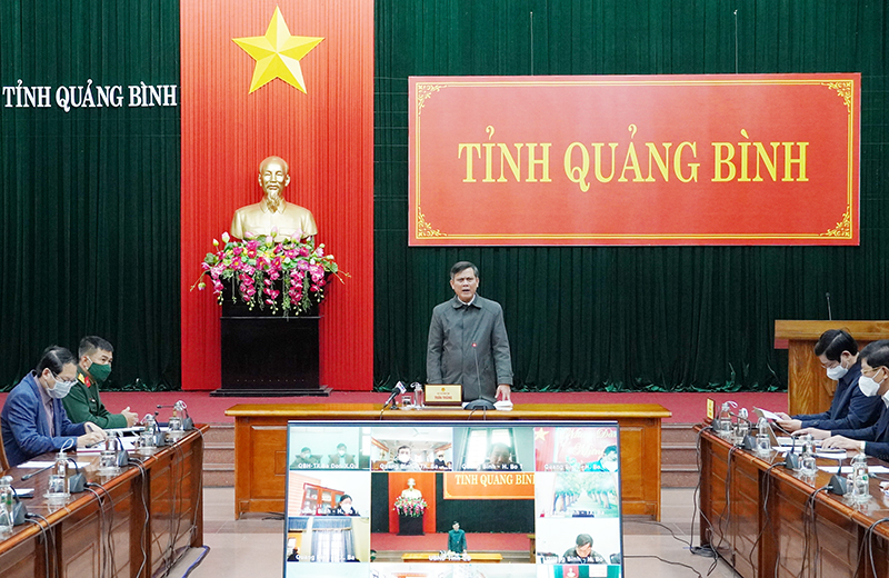 Đồng chí Chủ tịch UBND tỉnh Trần Thắng phát biểu đặt vấn đề tại cuộc họp.