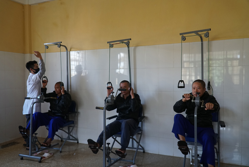 Các các bộ trung tâm hỗ trợ bệnh nhân tâm thần phục hồi chức năng.