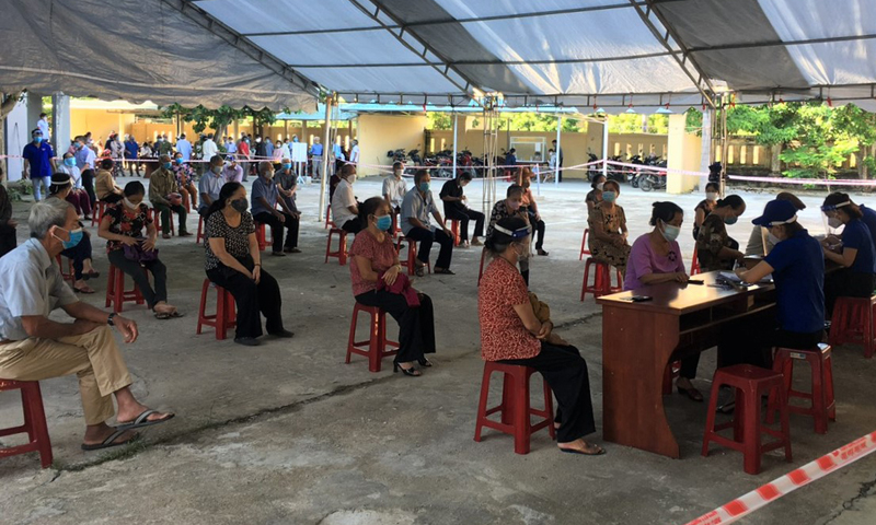 Công tác tiêm vắc-xin phòng, chống dịch Covid-19 được lực lượng y tế huyện Bố Trạch tập trung triển khai theo kế hoạch.