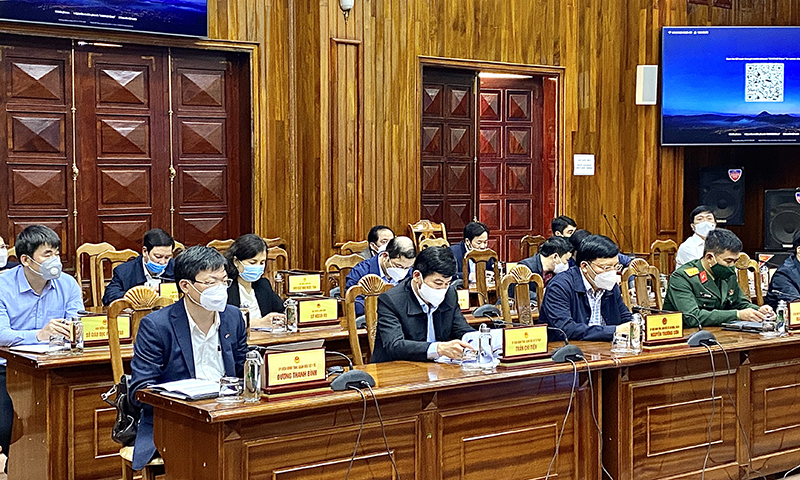 Các đại biểu dự phiên họp.