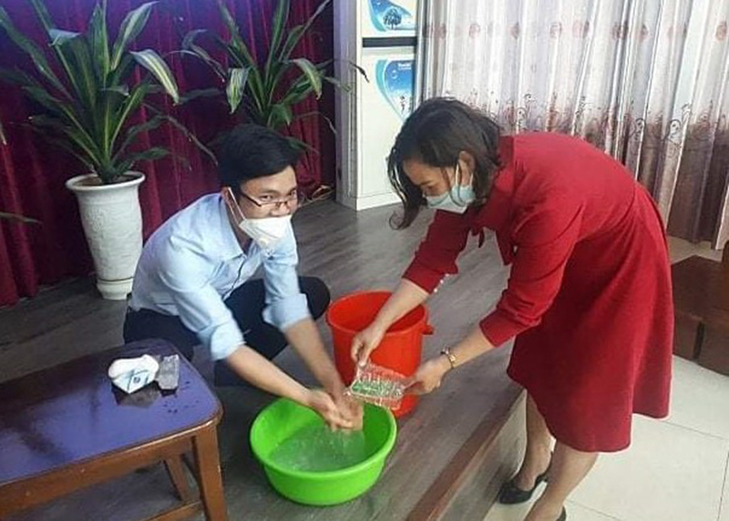 Các học viên tham gia thực hành tại buổi tập huấn