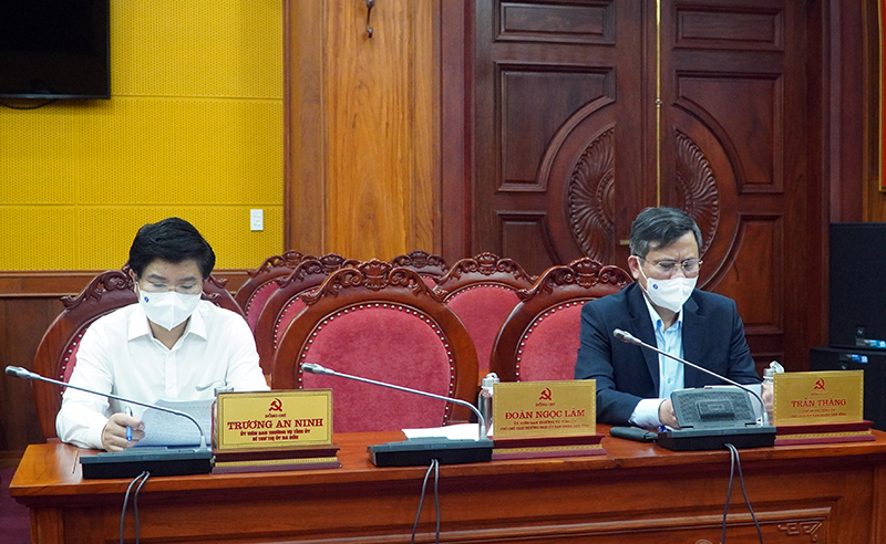 Đại biểu dự buổi họp.