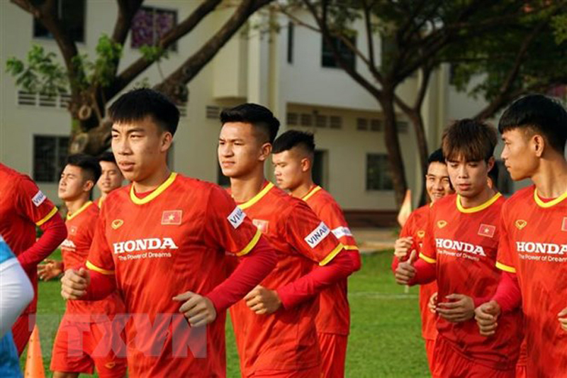 Các cầu thủ U23 Việt Nam luyện tập trên sân. (Ảnh: Trần Long/TTXVN)